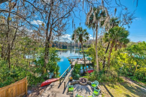 Dock and Kayaks Riverfront Dunnellon Home!